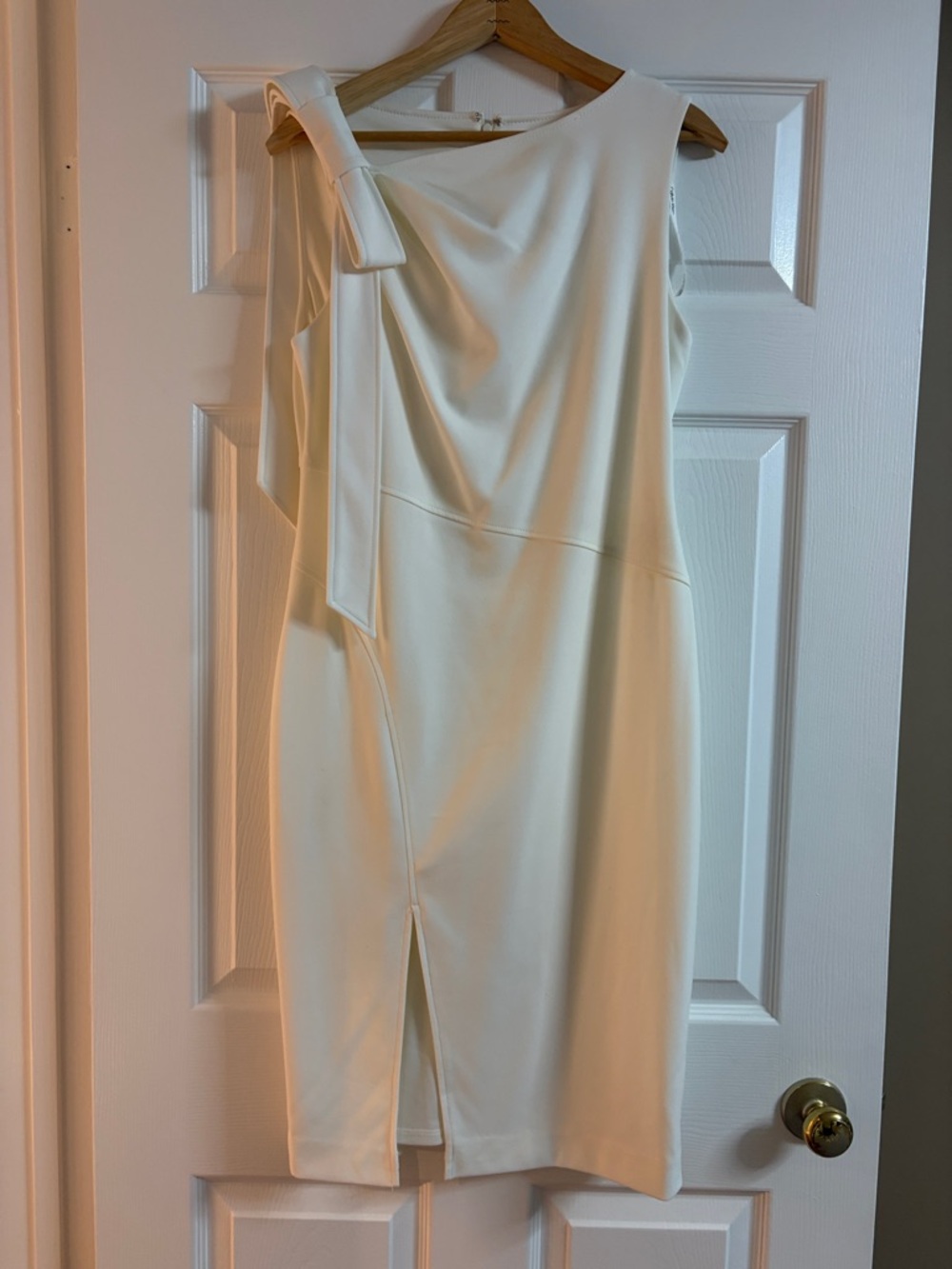 Calvin Klein One-Shoulder Cream Bow-Accent Sheath Dress